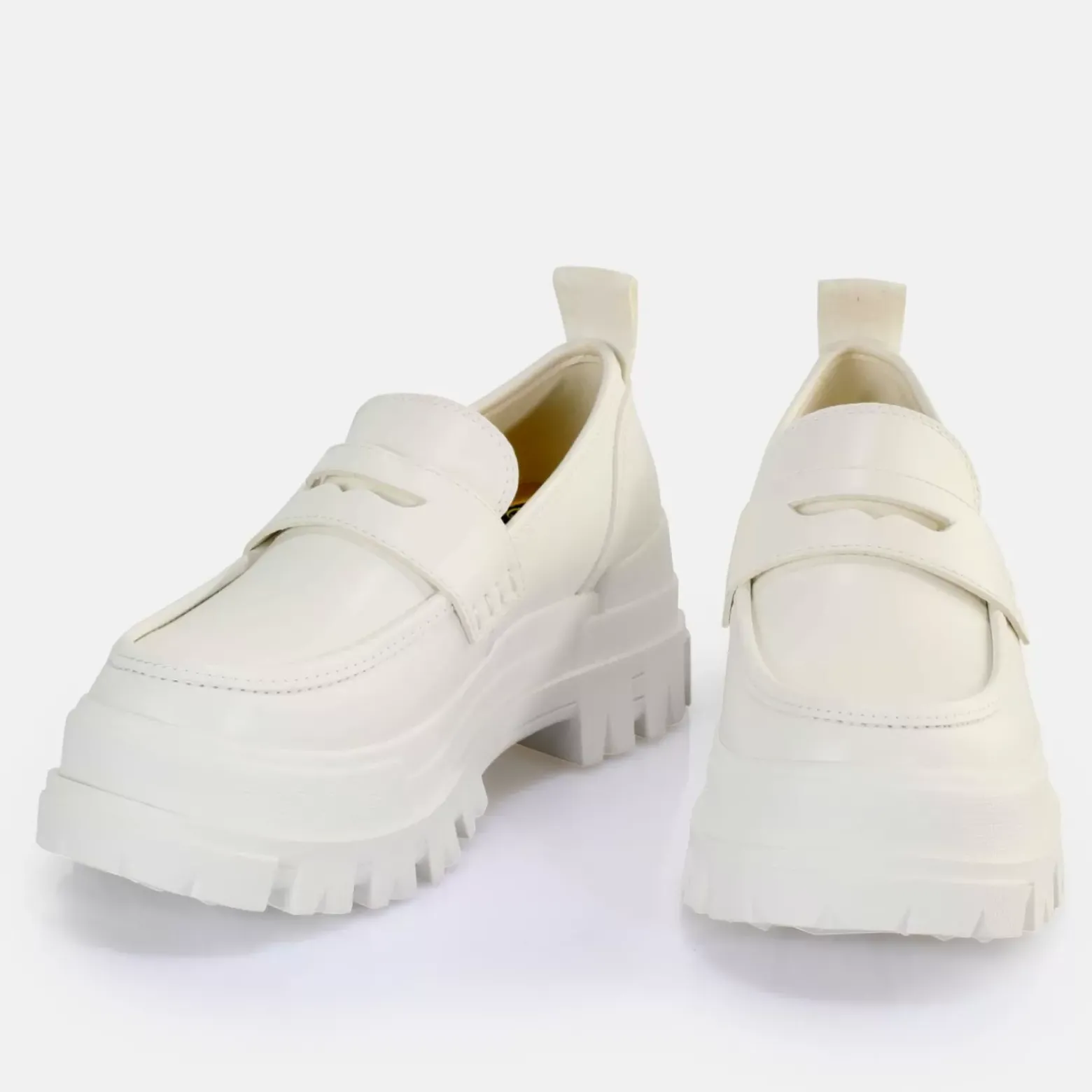 Shop BUFFALO Aspha Loafer Chaussures Basses Vegan Blanc