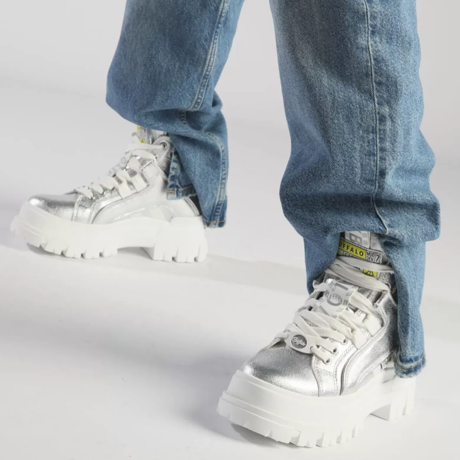 Cheap BUFFALO Aspha Nc Mid Bottines Veganese Argent