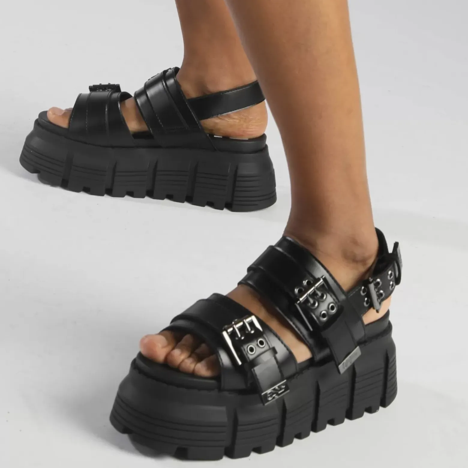 Best Sale BUFFALO Ava Sandal Sandales A Plateforme Veganes Noir