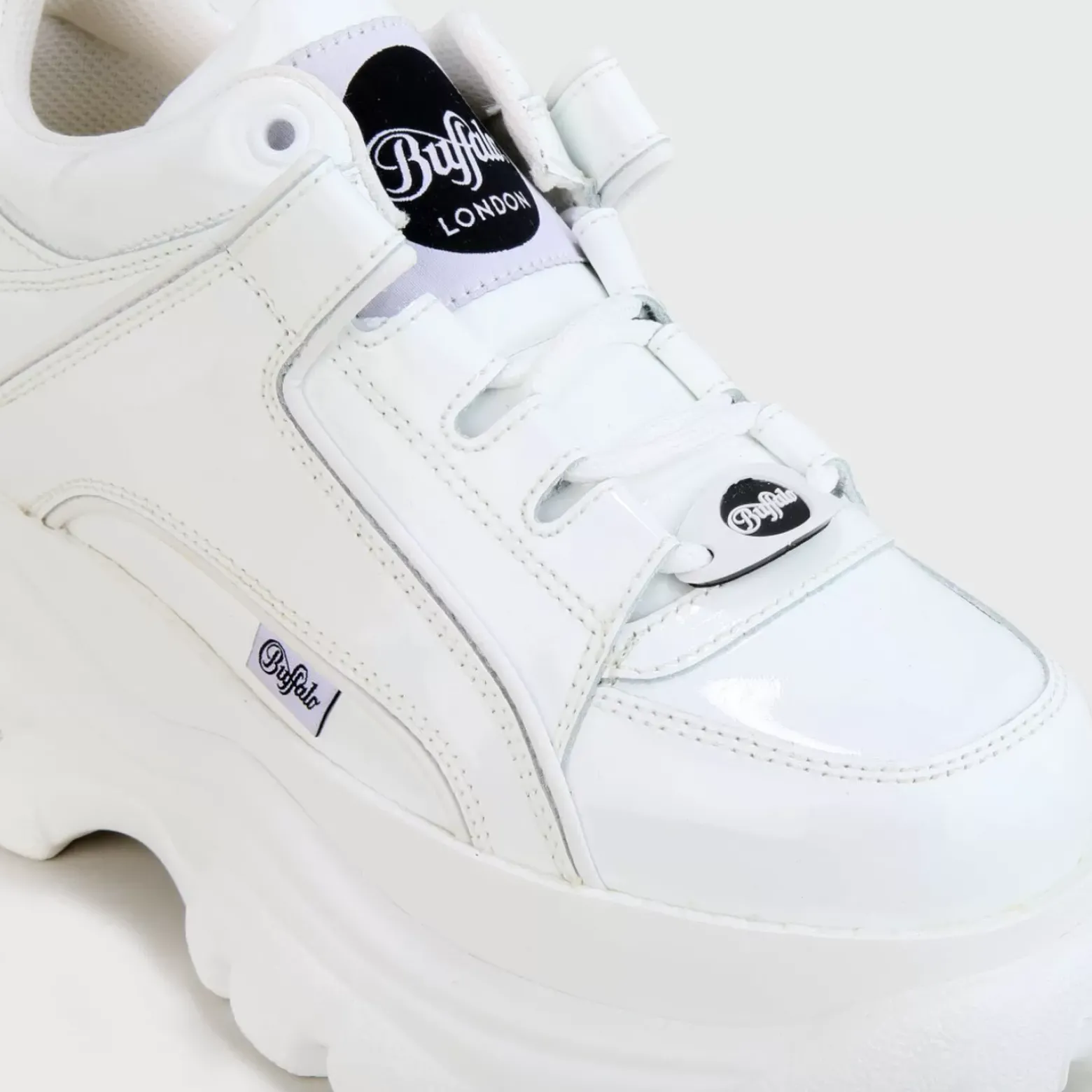 Cheap BUFFALO Classic Baskets Low Cuir Vernis Blanc