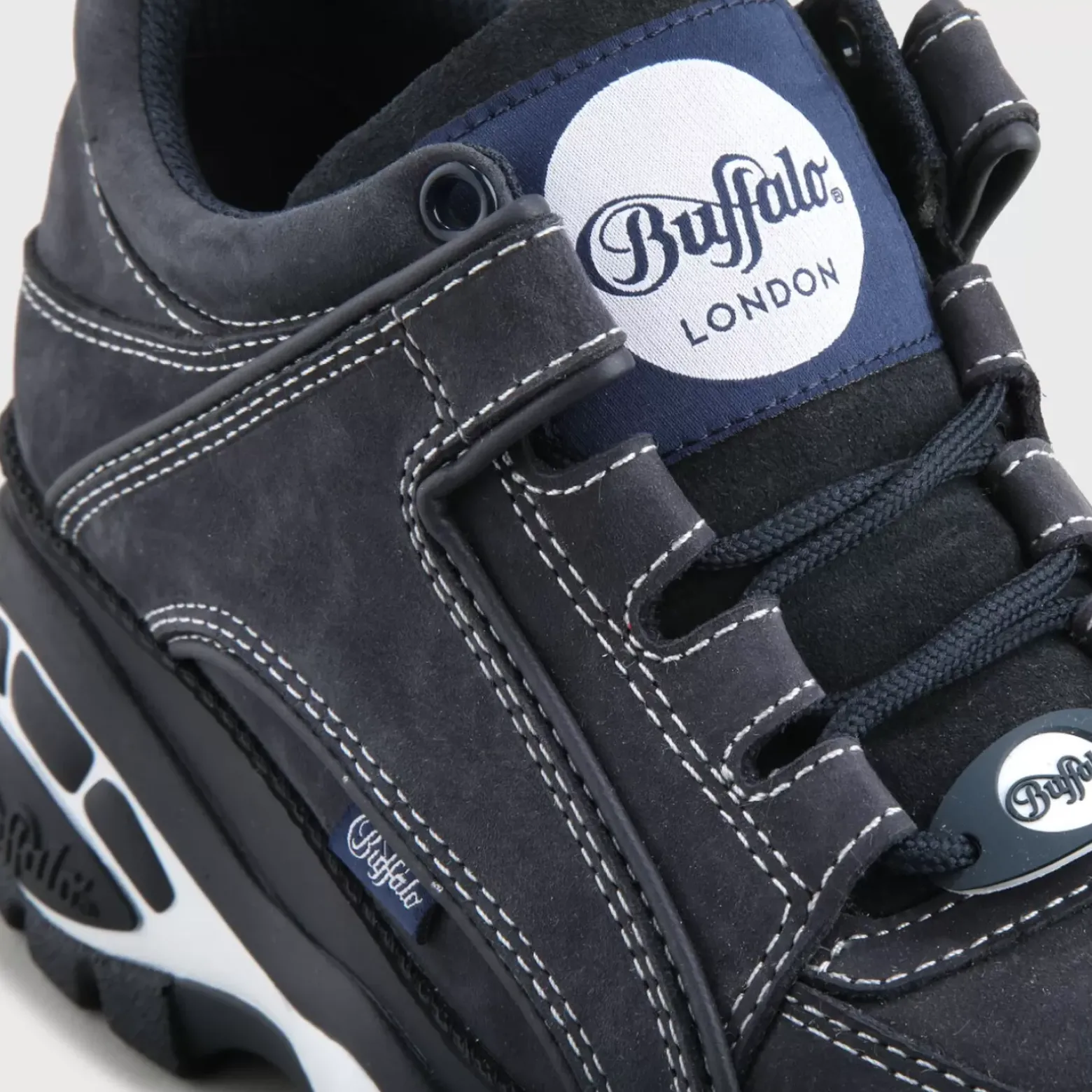 Sale BUFFALO Classique Low Cuir Nubuck Marine Bleu