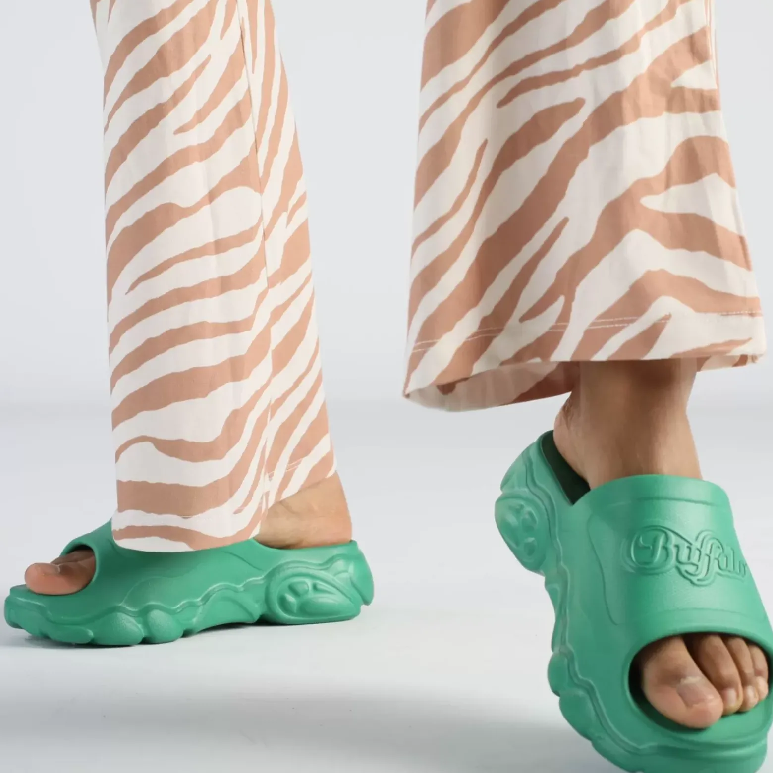 New BUFFALO Cld Slide Claquettes De Piscine Veganes Vert