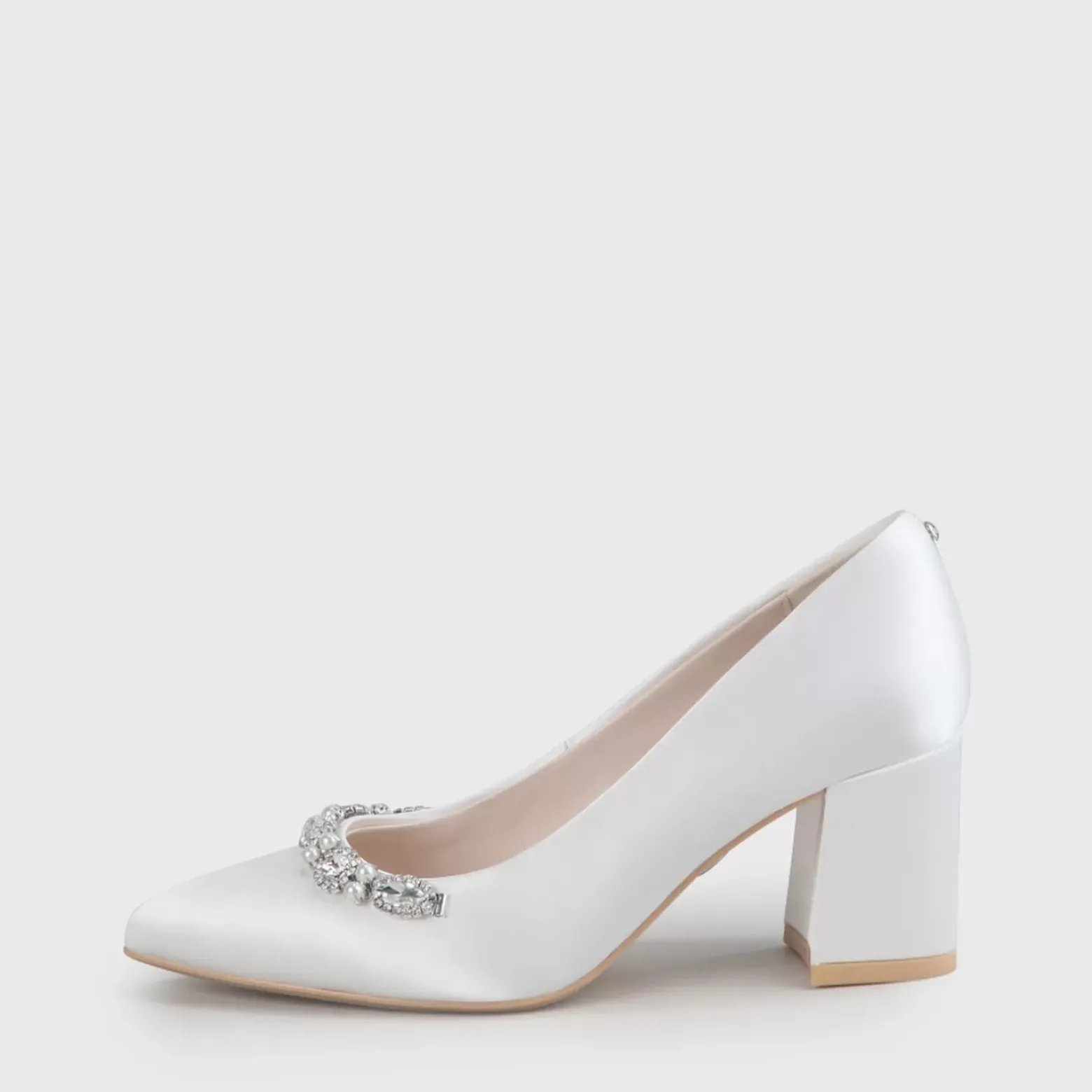 Shop BUFFALO Ester Escarpins Ivoire