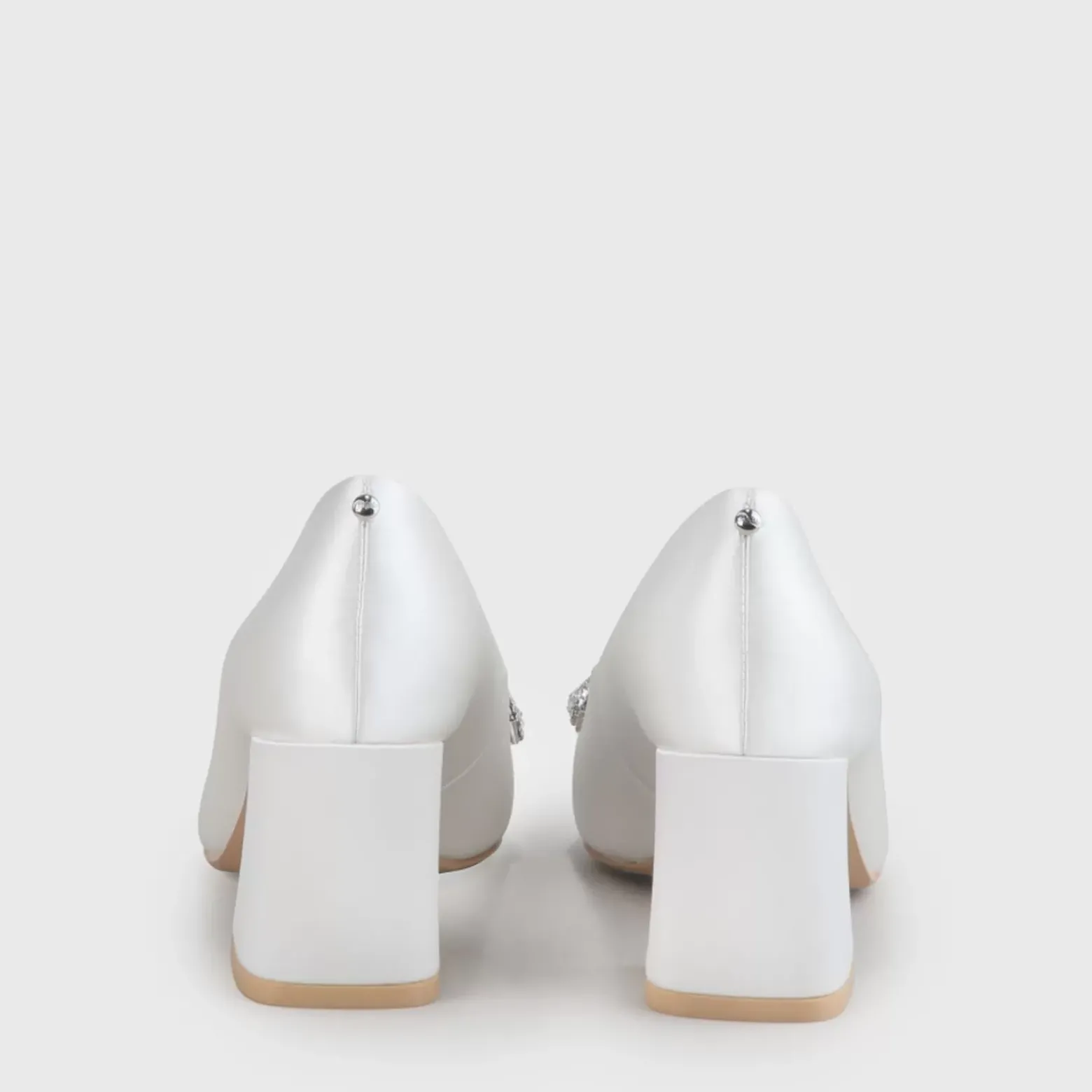 Shop BUFFALO Ester Escarpins Ivoire