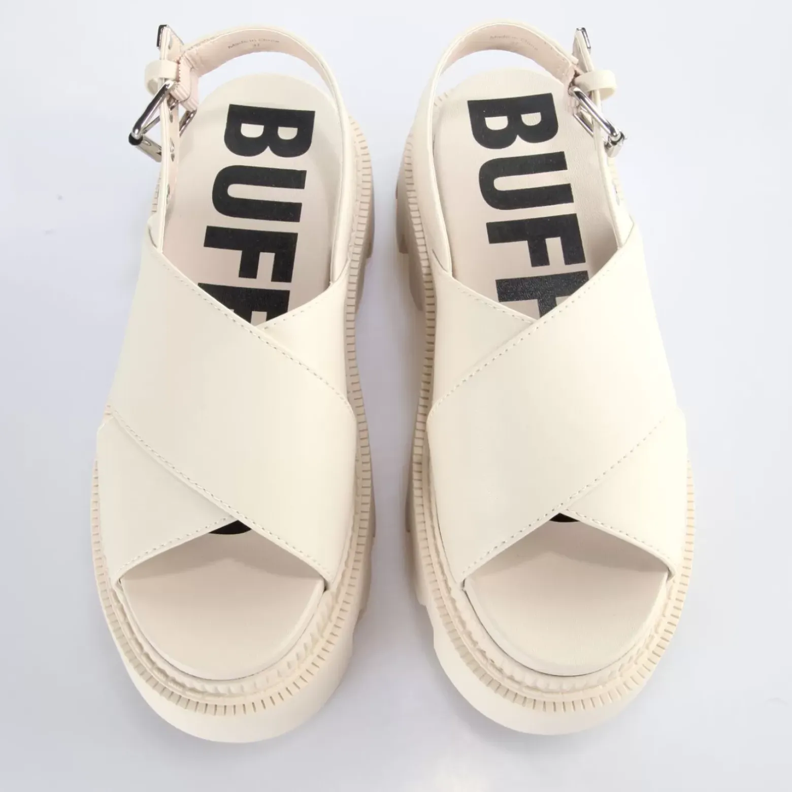 Cheap BUFFALO Flora Cross Sandales A Plateforme Veganes Creme