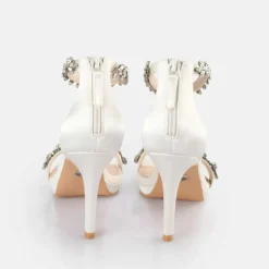 Shop BUFFALO Pia Sandales Ivoire