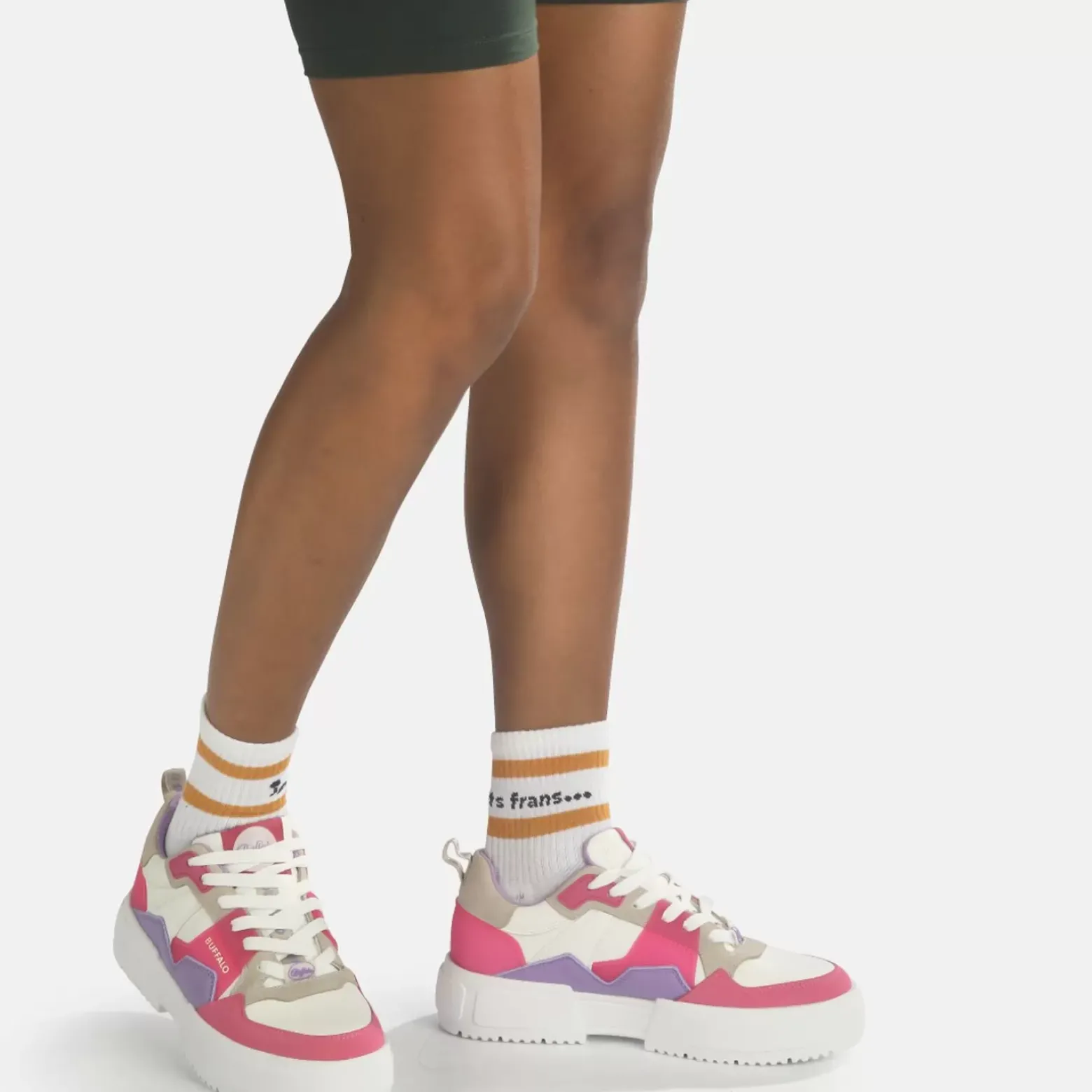 Fashion BUFFALO Rse V2 Baskets Basses Veganes Blanc/ /Rose Violet